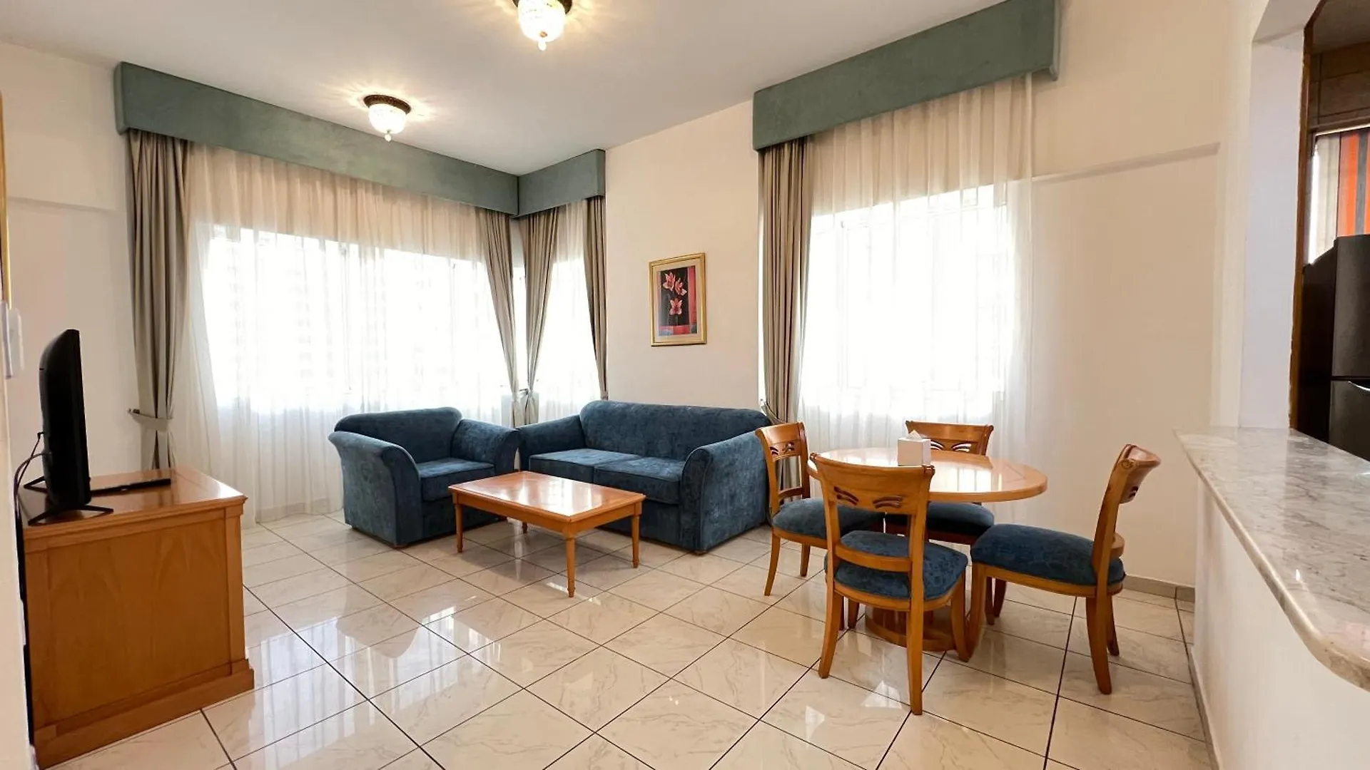 Uptown Hotel Apartments Abu Dhabi By Gewan Aparthotel