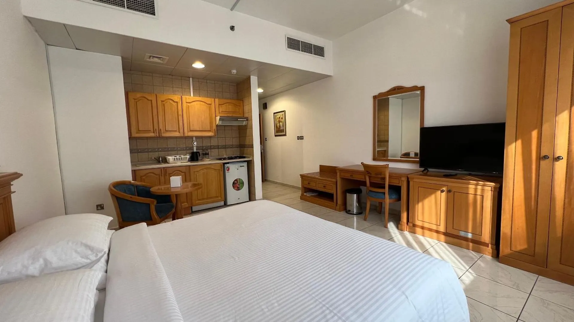 Uptown Hotel Apartments Abu Dhabi By Gewan Aparthotel